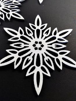 Baumschmuck Holz Schneeflocken weiß